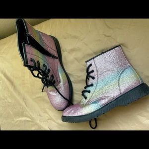 Girls boots size 6